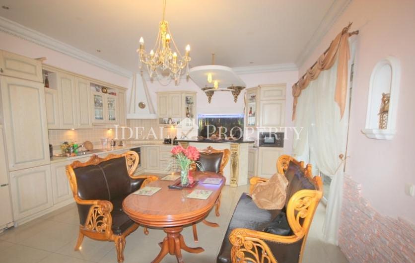 Mēs piedāvājam pārdošanai ekskluzīvu māju klusā, saulainā vietā