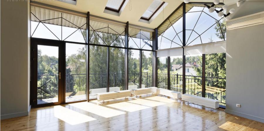  Pārdod 3-stāvu plašu māju Bergos.