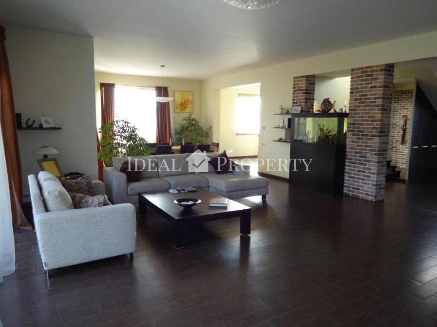 We offer for sale a high quality and fully furnished house in green area