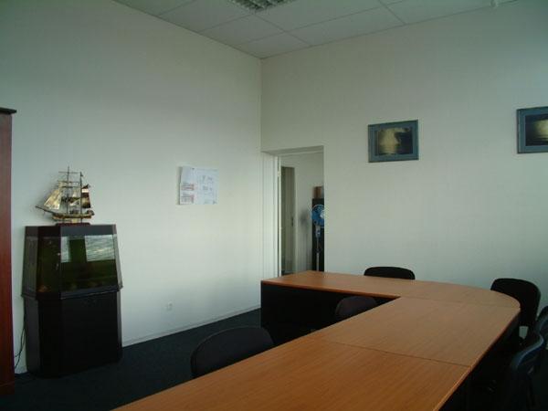 We offer to rent office space