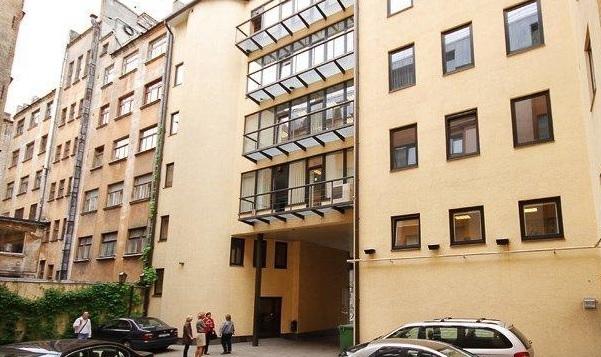 Офисный центр Lāčplēša 41 расположен в деловой части города Офисный центр Lāčplēša 41 расположен в деловой части города