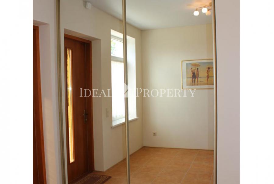 Modern and light private house, fully furnished and equipped