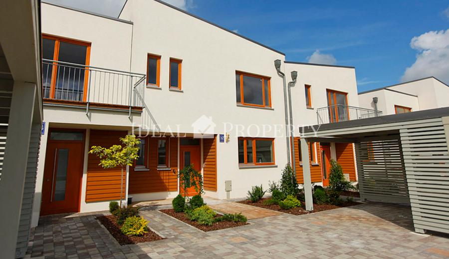 Таунхаус в поселке Салиена