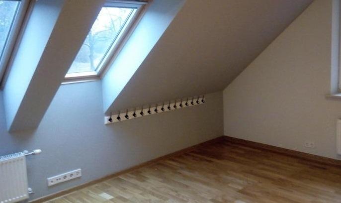 Izīrējam 3-stāvu māju klusā, prestižā Rīgas rajonā- Ķīpsalā