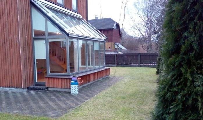 Izīrējam 3-stāvu māju klusā, prestižā Rīgas rajonā- Ķīpsalā