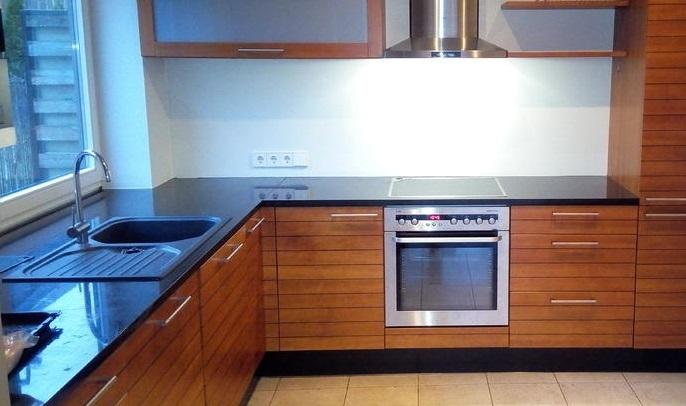 Izīrējam 3-stāvu māju klusā, prestižā Rīgas rajonā- Ķīpsalā