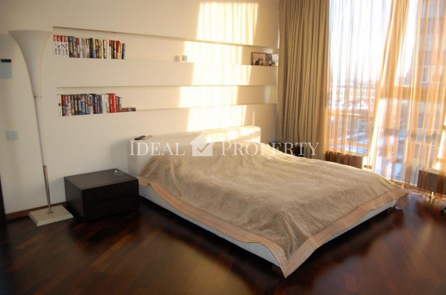 Эксклюзивная квартира с видом на Вантовый мост и Старую Ригу. Эксклюзивная квартира с видом на Вантовый мост и Старую Ригу.