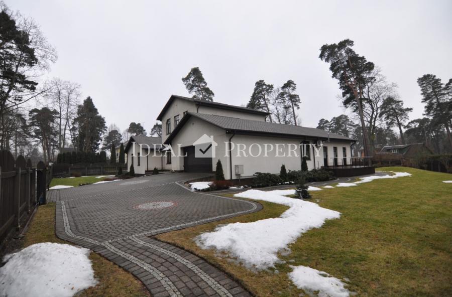 For summer rent specious  house on the shores of Jurmala ..