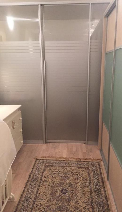 Уютная и светлая квартира с балконом в реновированном доме с лифтом.