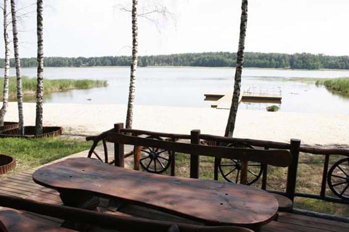 Продаётся комплекс отдыха на берегу озера Дуньэзерс. 