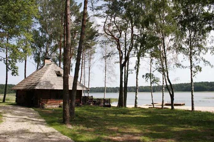 Продаётся комплекс отдыха на берегу озера Дуньэзерс. 