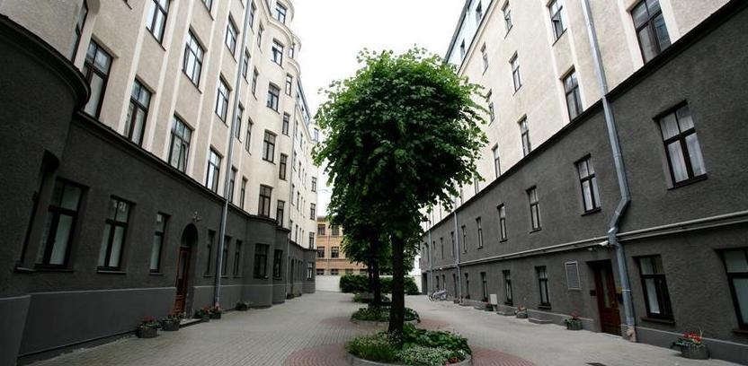 Сдаем 2-комнатную квартиру в тихом центре на ул. Пулквиежа Бриежа