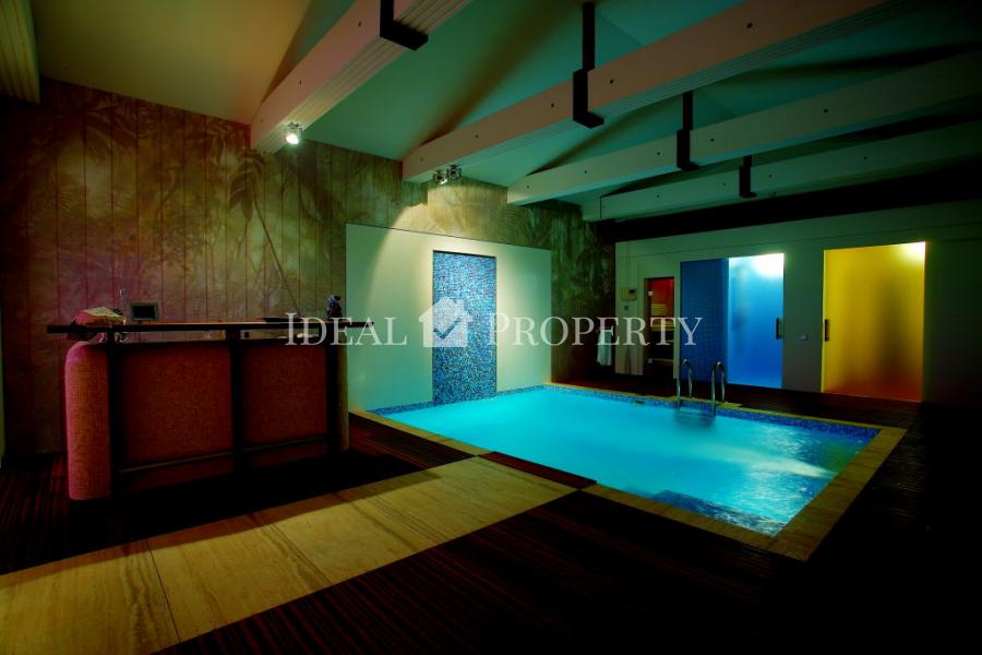 На одной из тихих улочек Риги, района Марупе – на улице Даугулю – располагается современная вилла