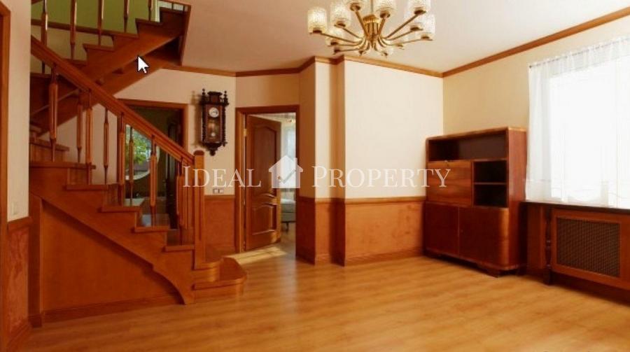 На продажу двухуровневая квартира с просторной терассой