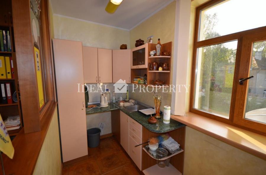 Продажа 3-этажного офисного здания в районе Тейки. 