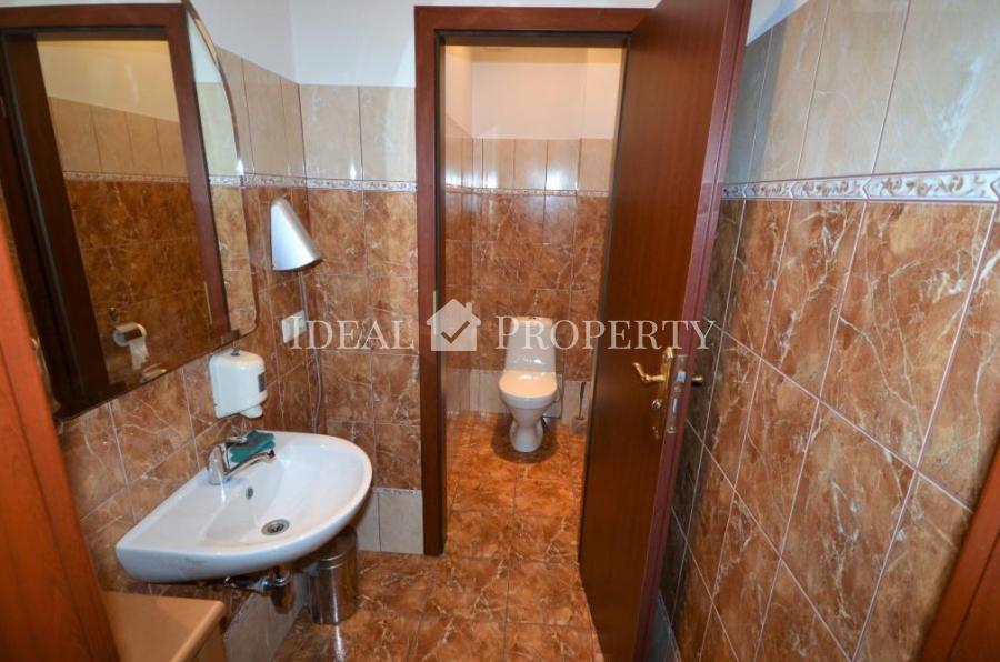 Продажа 3-этажного офисного здания в районе Тейки. 