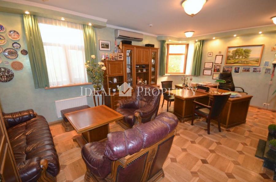 Продажа 3-этажного офисного здания в районе Тейки. 