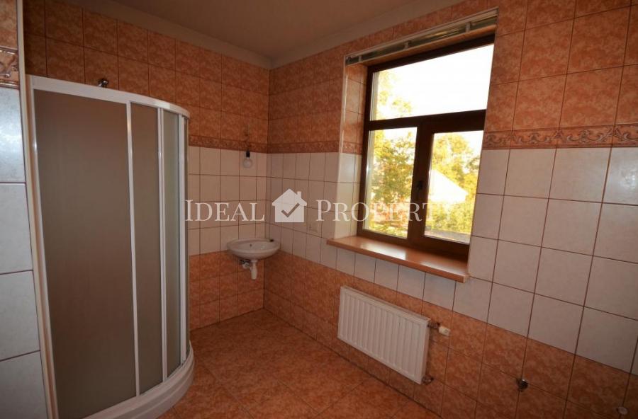 Продажа 3-этажного офисного здания в районе Тейки. 