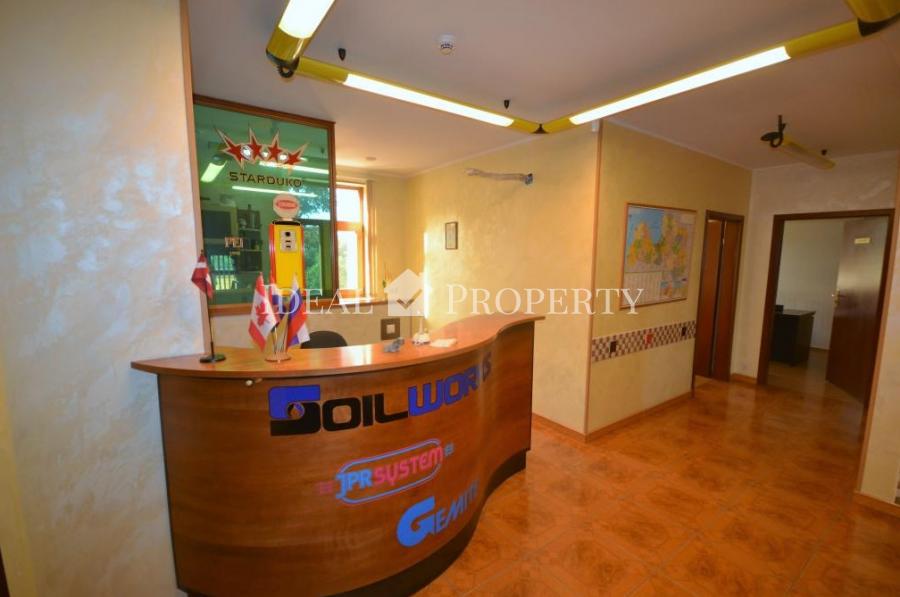 Продажа 3-этажного офисного здания в районе Тейки. 