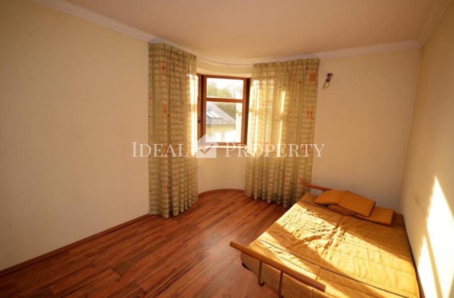 Продажа 3-этажного офисного здания в районе Тейки. 