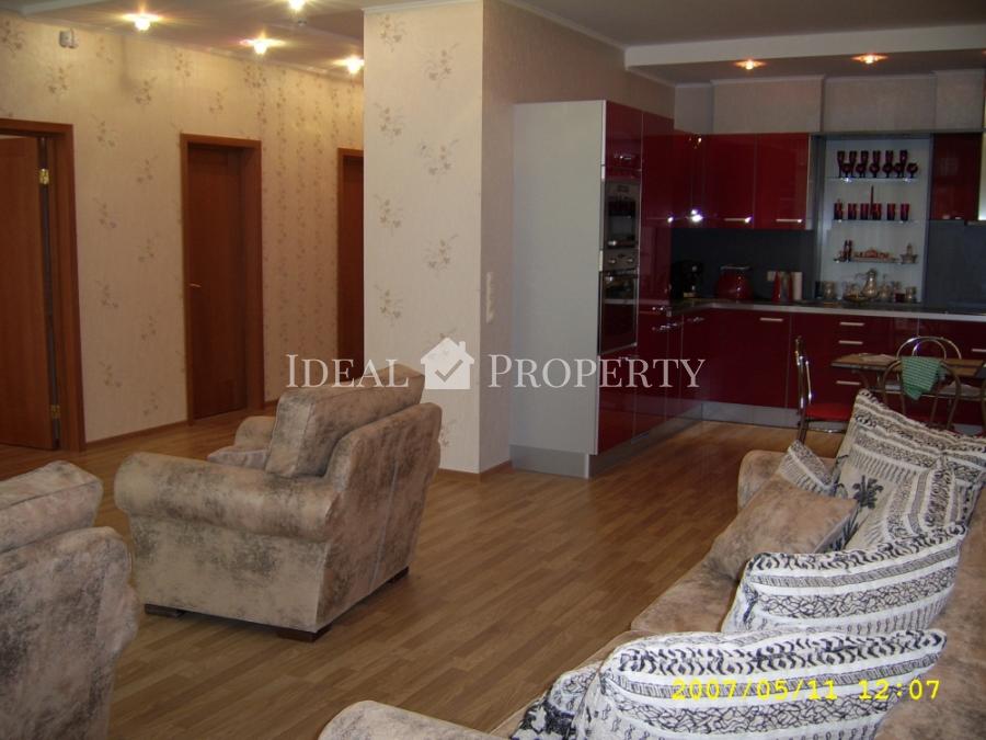 Предлагаем  3-комнатную квартиру на 1 этаже