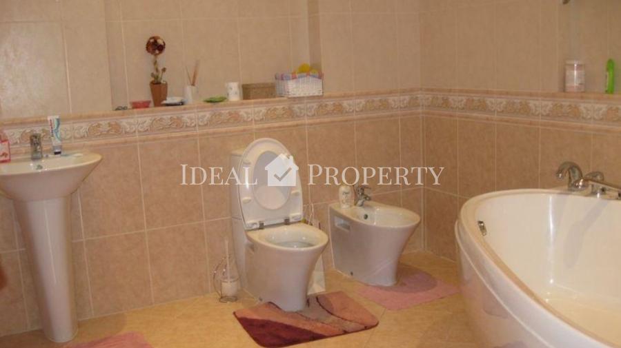 Предлагаем  3-комнатную квартиру на 1 этаже