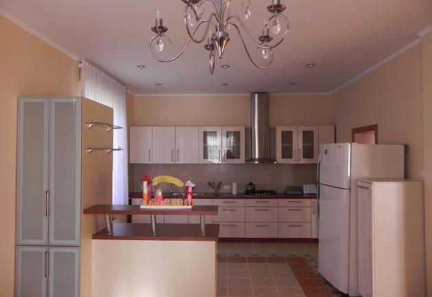 Просторный, полностью реставрированный частный дом в Юрмале. Просторный, полностью реставрированный частный дом в Юрмале.