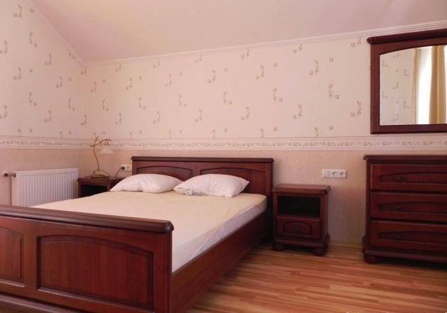 Просторный, полностью реставрированный частный дом в Юрмале. Просторный, полностью реставрированный частный дом в Юрмале.