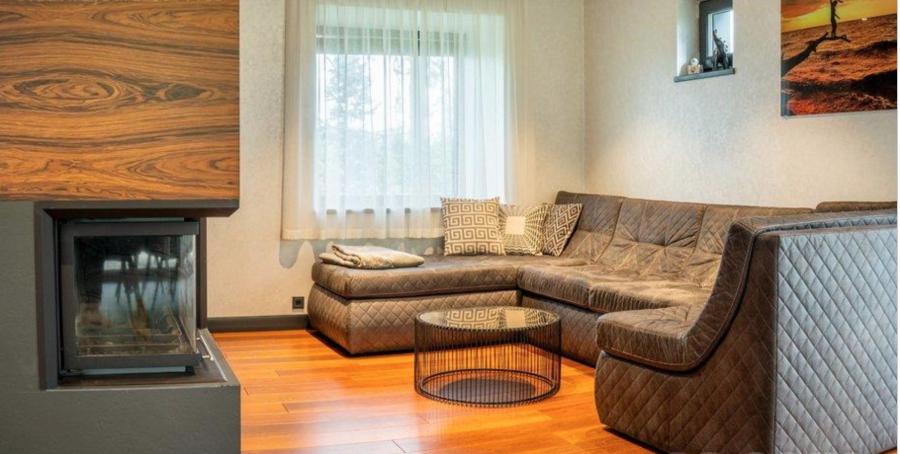 Продается эксклюзивный двухэтажный дом в Салиене прямо напротив международной школы Exupery. 