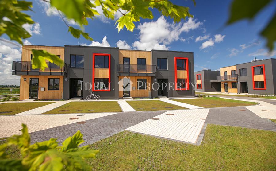 Таунхаус в поселке Салиена