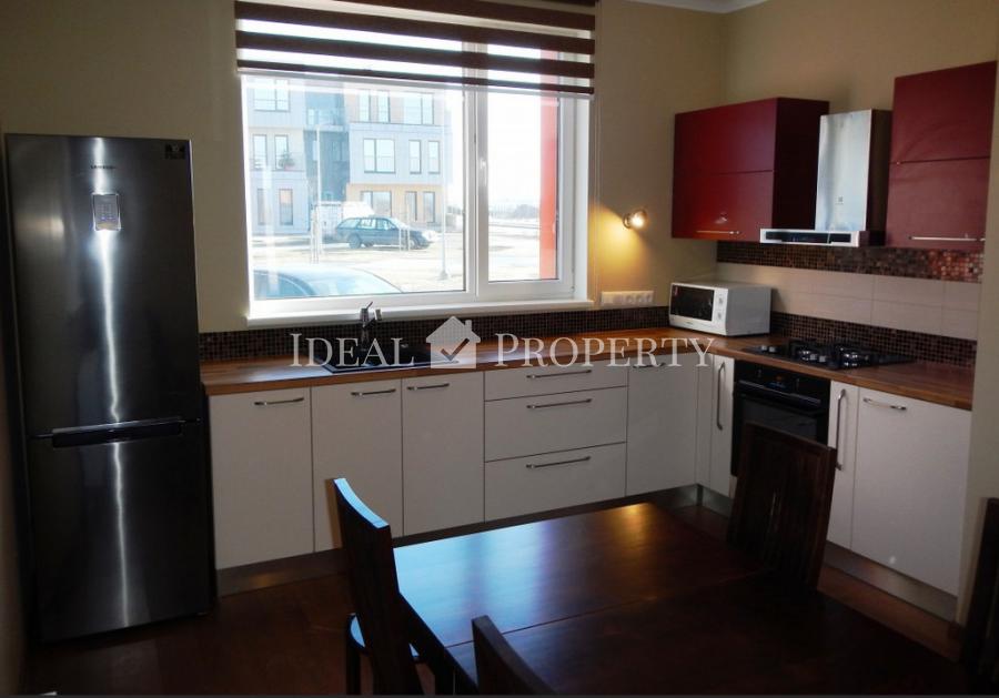 Таунхаус в поселке Салиена