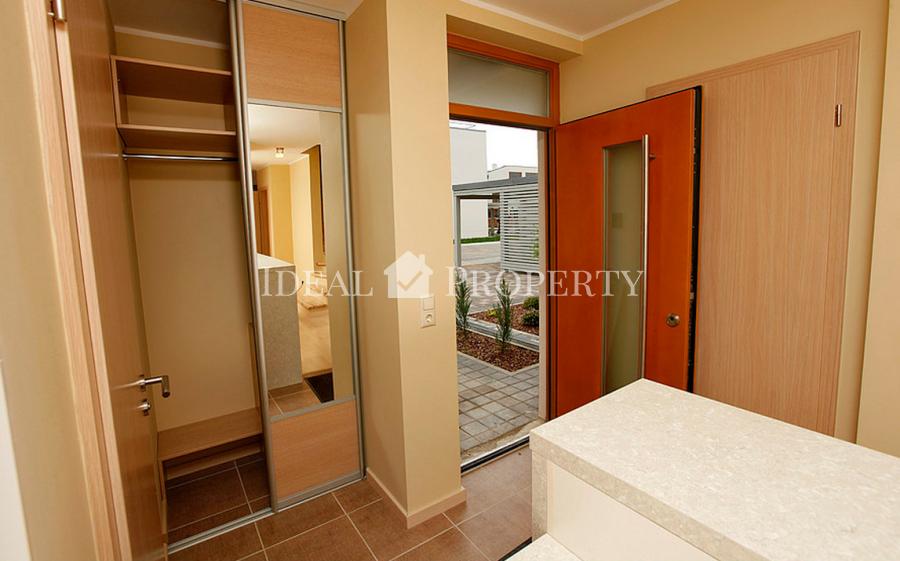 Таунхаус в поселке Салиена