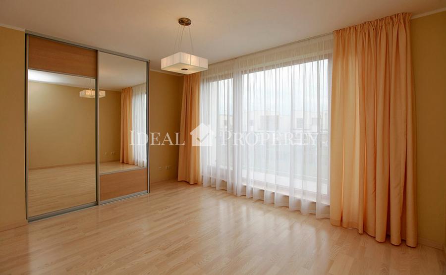 Таунхаус в поселке Салиена