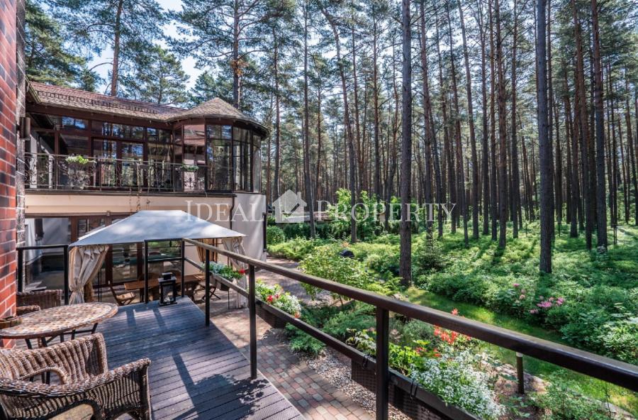 For sale and rent a luxury mansion in Jurmala