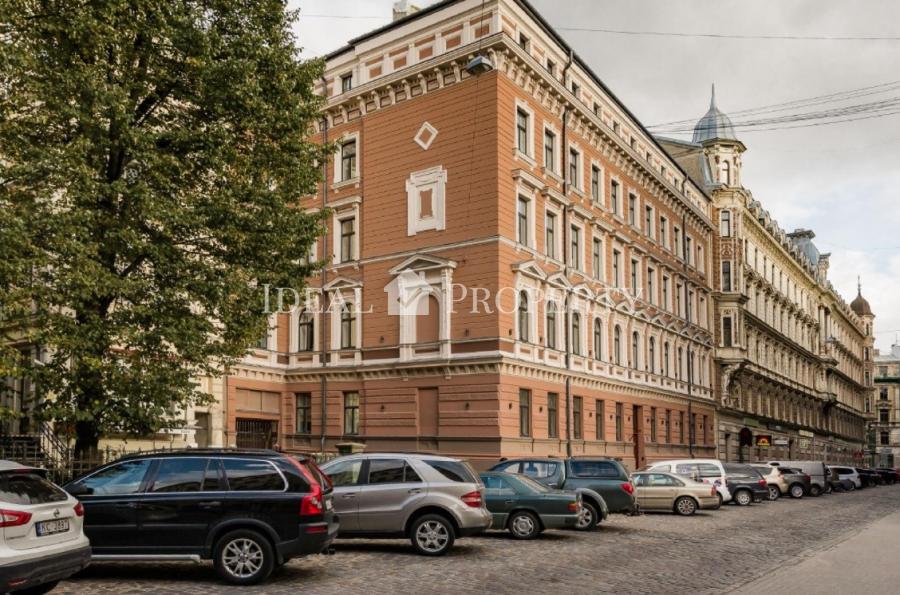 For sale apartment in city centre of Riga, on Alfreda Kalnina street. 