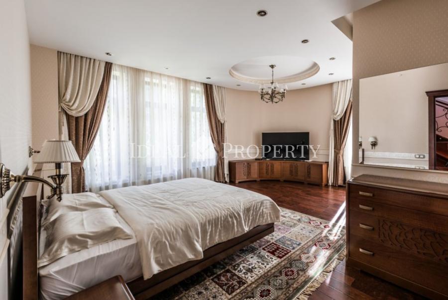 Ekskluzīva savrupmāja ezera krastā ar privāto pludmali. Ekskluzīva savrupmāja ezera krastā ar privāto pludmali.