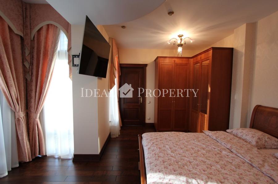 Ekskluzīva savrupmāja ezera krastā ar privāto pludmali. Ekskluzīva savrupmāja ezera krastā ar privāto pludmali.