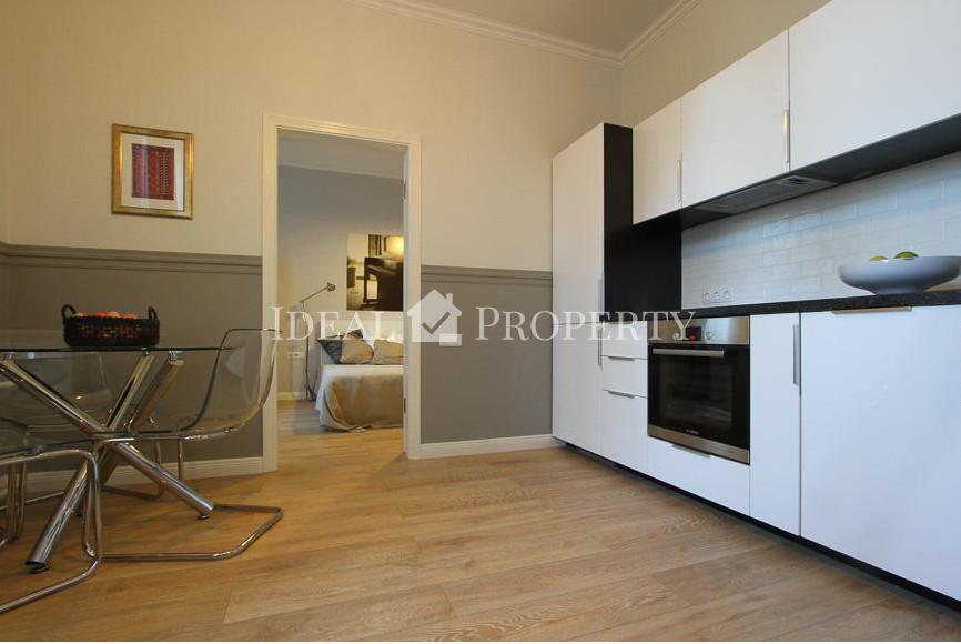 Fresh and modern one-bedroom apartment in the city centre. 