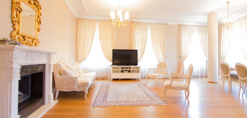 For rent we offer an exclusive 2 bedroom apartment in the heart of Old Town in Riga