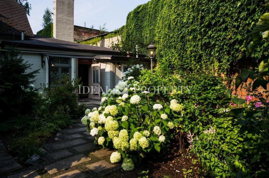 House – apartment with garden and terraces in the centre of Riga.