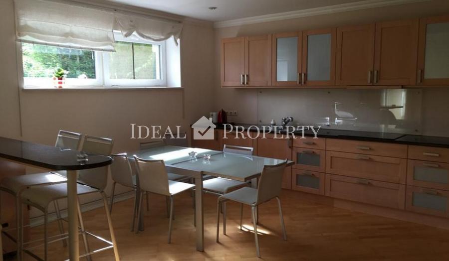 For rent section row house in a prestigious location Mezhapark