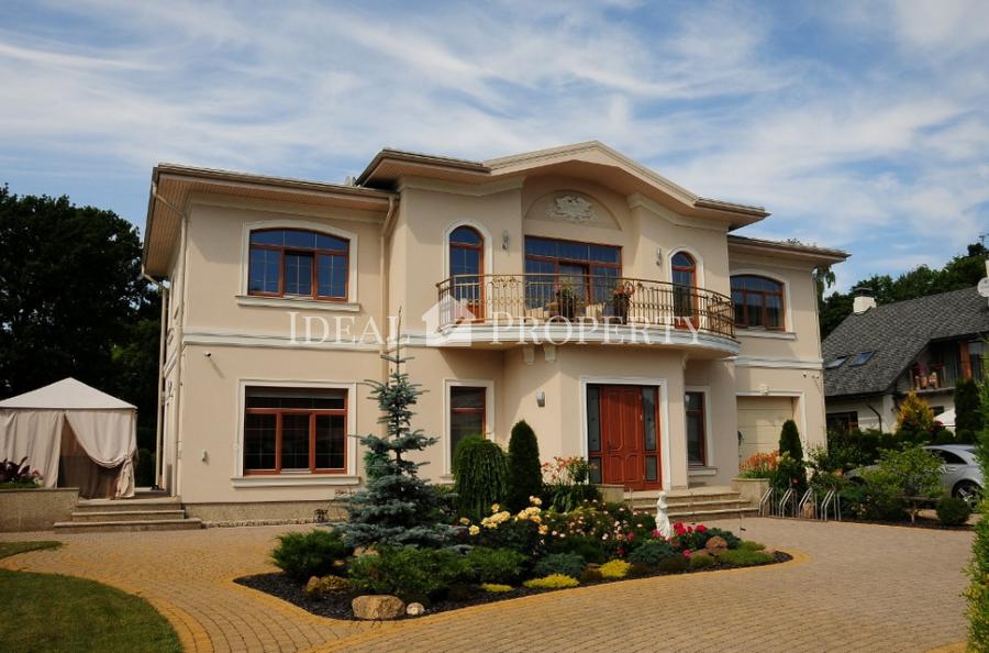 Exclusive house in Melluzhi at the sea side