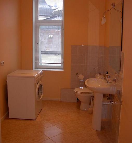 We offer for rent a spacious apartment at Strelnieku street.