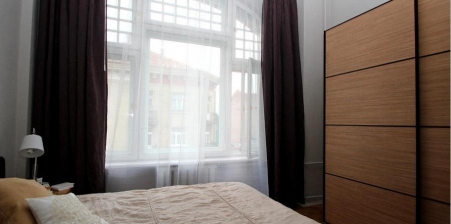 Spacious and bright apartment on the corner at Stabu and Baznicas street.