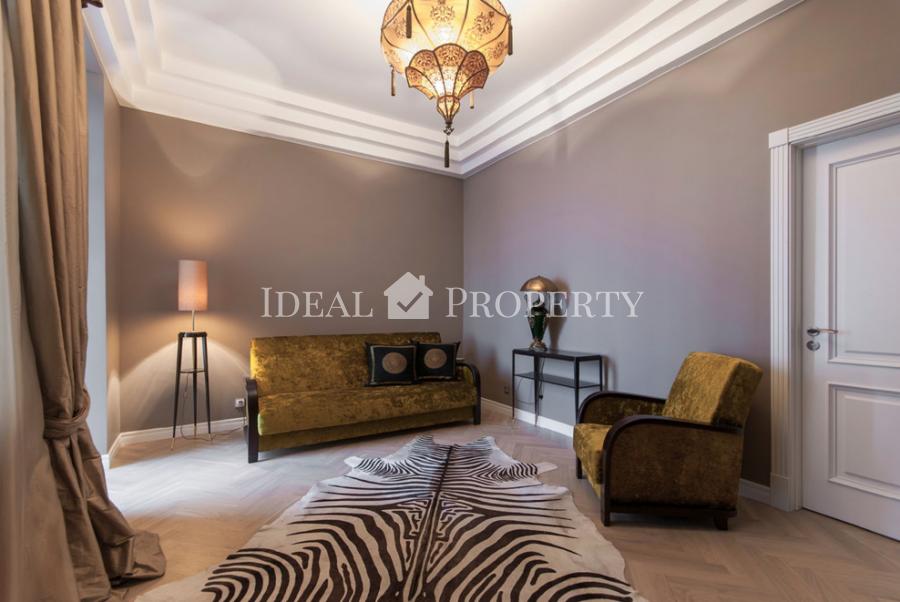 Beautiful  apartment for sale located  at Baznicas street.