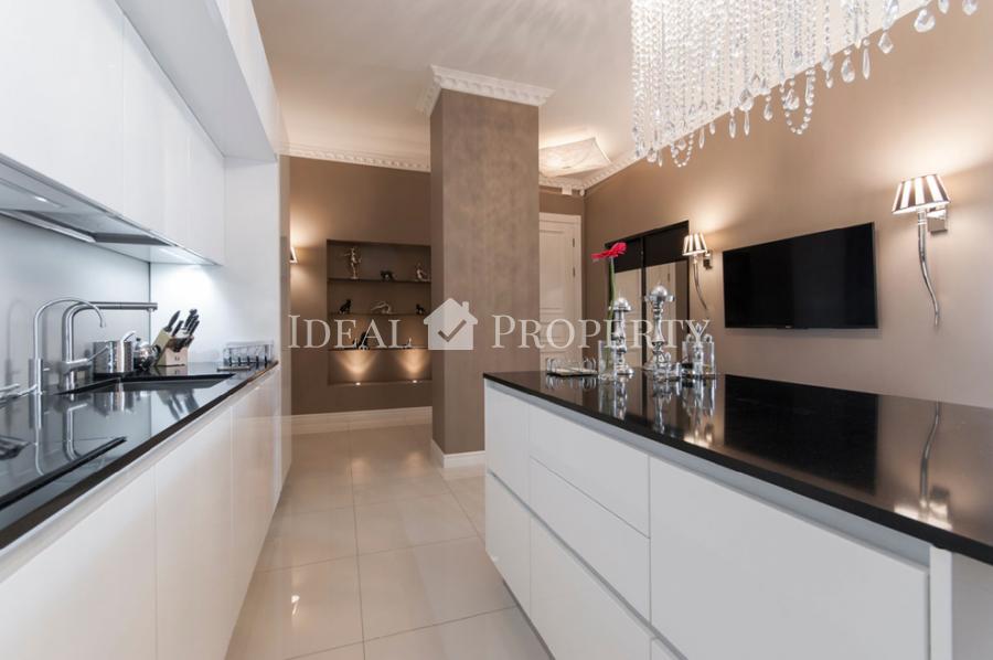 Beautiful  apartment for sale located  at Baznicas street.