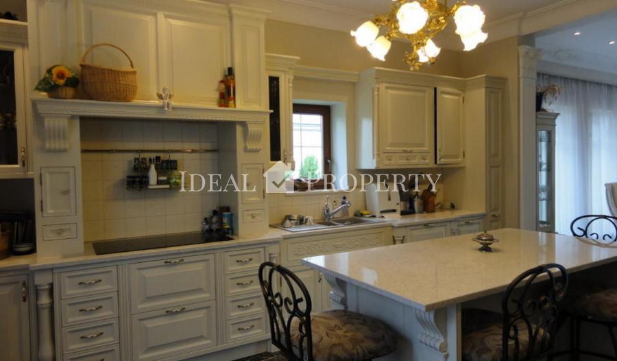 A wonderful cozy summer cottage in the centre of Jurmala, Majori for sale.