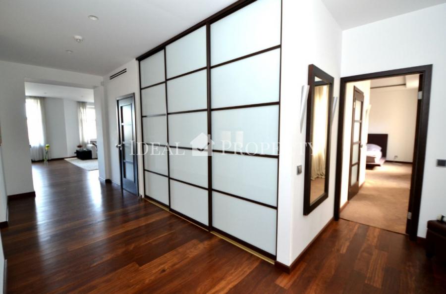 For sale a spacious apartment at high floor at Caka street in the city center.