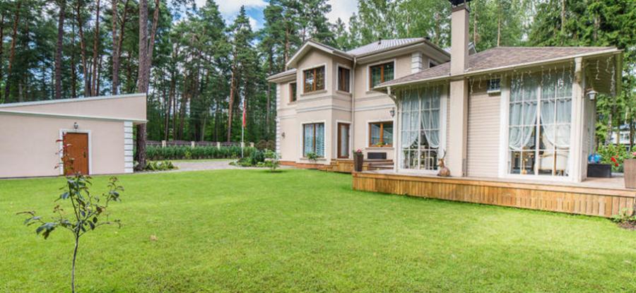 In quite place in Jurmala for salea an exclusive house at Brivibas street..