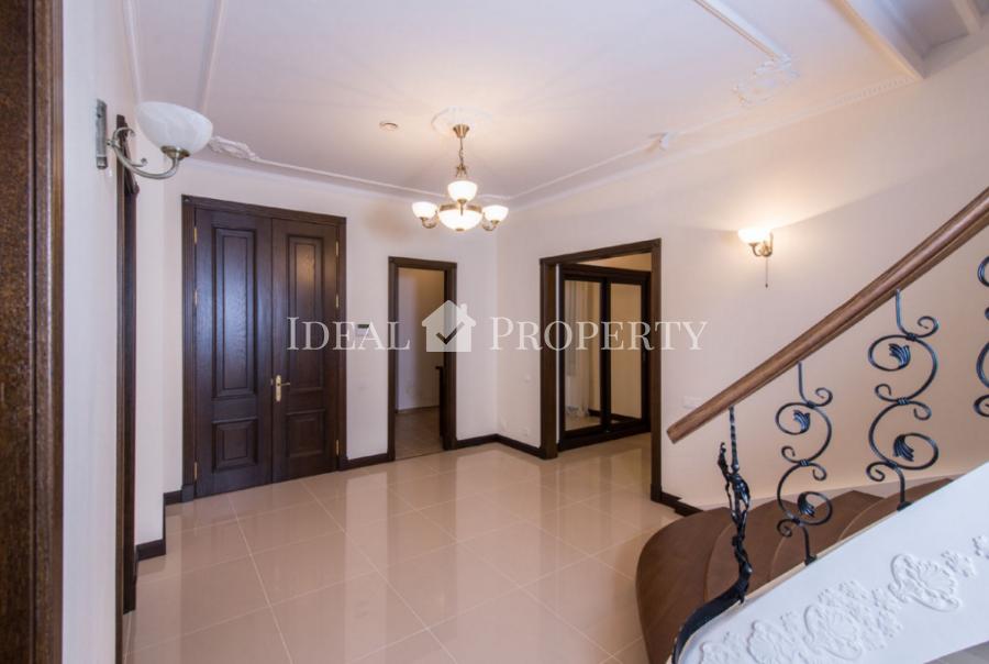 Exclusive 2-storey apartment in the city center, at Skolas Street.